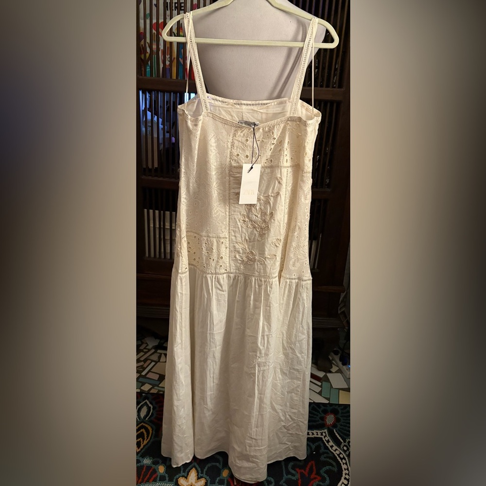 Nwt- ZARA WOMENS PATCHWORK EMBROIDERED MIDI DRESS-L - Picture 3 of 4